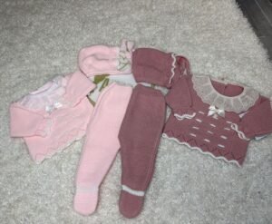 04-1048 CONJUNTO JERSEY, POLAINA Y CAPOTA